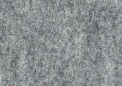 Loper / Project Tapijt Brandvertragend Licht Grijs 0985, 200 cm breed, 40 meter rollen, 590 g/m2 met film bescherming en hardback